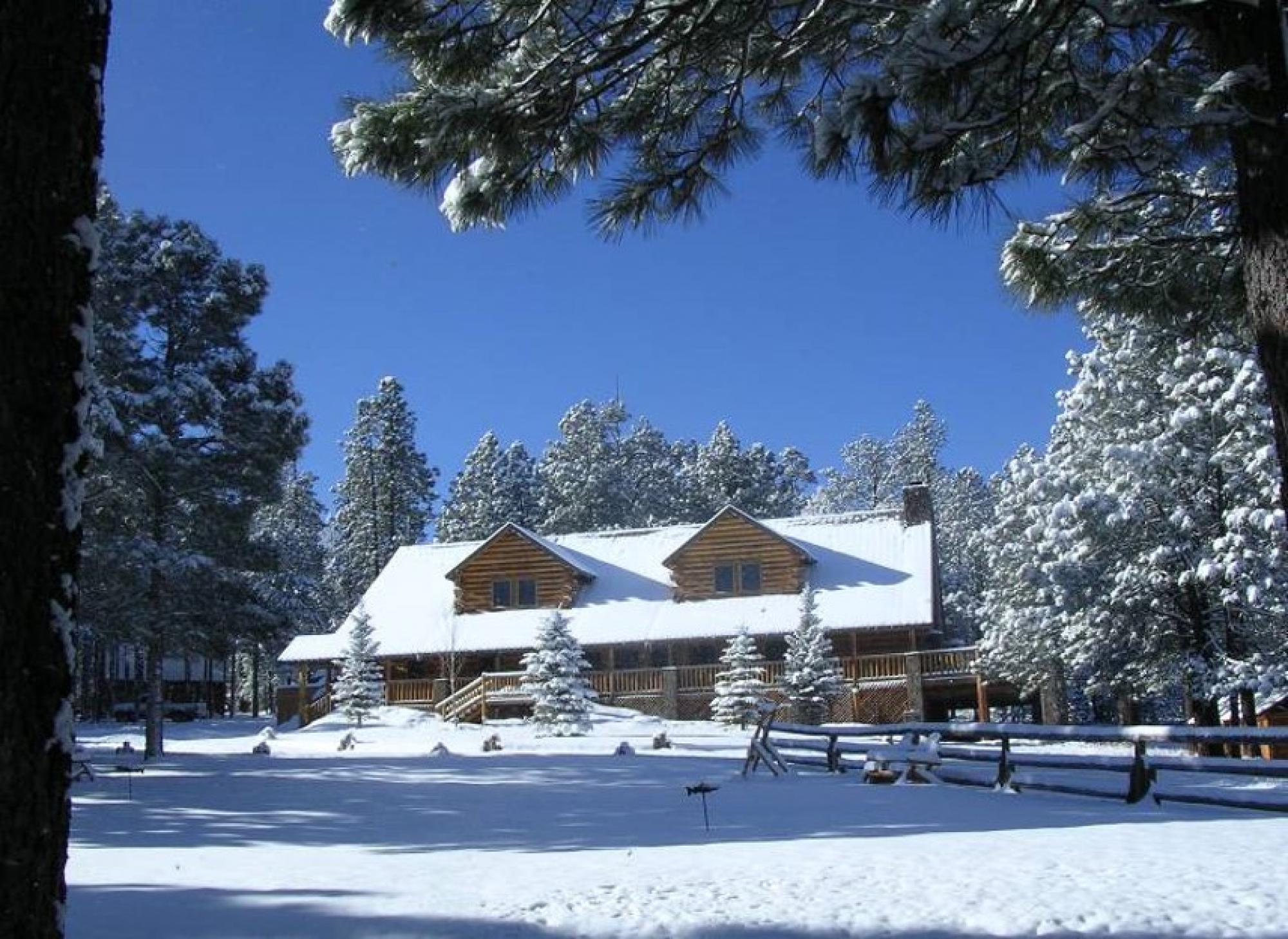 Hidden Meadow Ranch, Ranch House in Winter